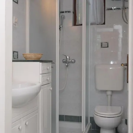 Gemuetliches Kleines Schoenes Haus Fuer Max- 4 Personen By Interhome Сasa de vacaciones *