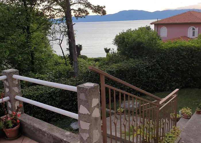 Gemuetliches Kleines Schoenes Haus Fuer Max- 4 Personen By Interhome Nyaraló
