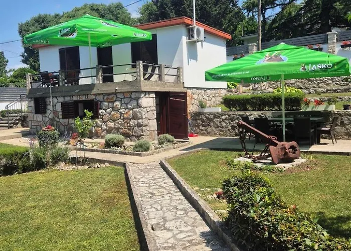 Gemuetliches Kleines Schoenes Haus Fuer Max- 4 Personen By Interhome Kraljevica