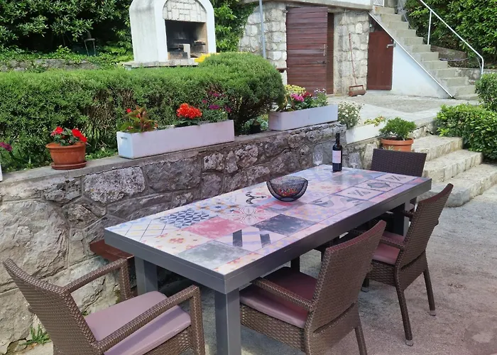 Gemuetliches Kleines Schoenes Haus Fuer Max- 4 Personen By Interhome *