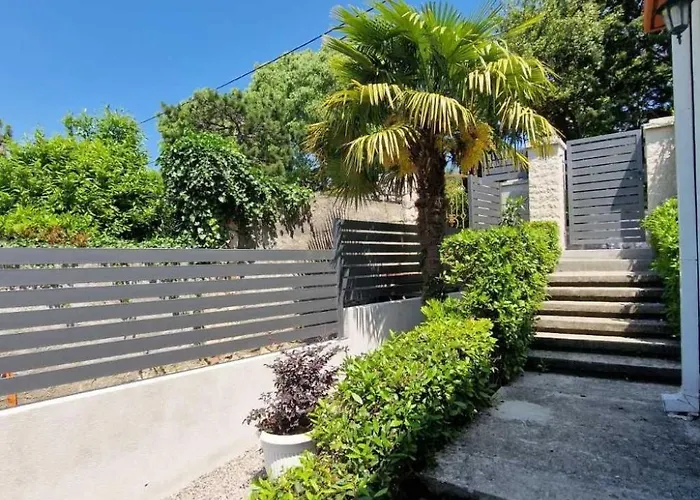 Nyaraló Gemuetliches Kleines Schoenes Haus Fuer Max- 4 Personen By Interhome Kraljevica