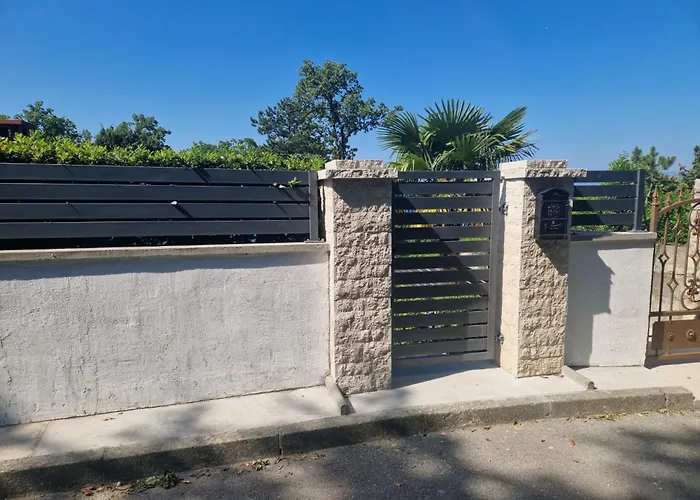 Gemuetliches Kleines Schoenes Haus Fuer Max- 4 Personen By Interhome Nyaraló