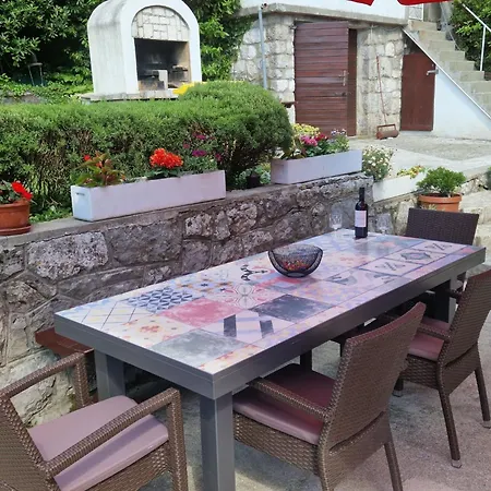 Gemuetliches Kleines Schoenes Haus Fuer Max- 4 Personen By Interhome *