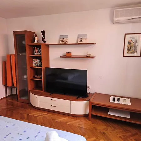 Gemuetliches Kleines Schoenes Haus Fuer Max- 4 Personen By Interhome Prázdninový dům Kraljevica